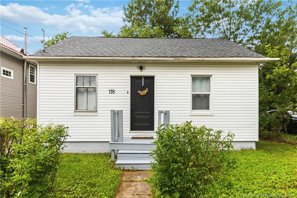Property Photo:  118 Broadway Street  NB E1A 3Y4 