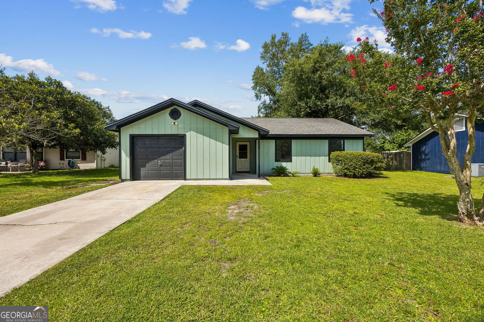 Property Photo: 307 Sunnyside Drive GA 31558