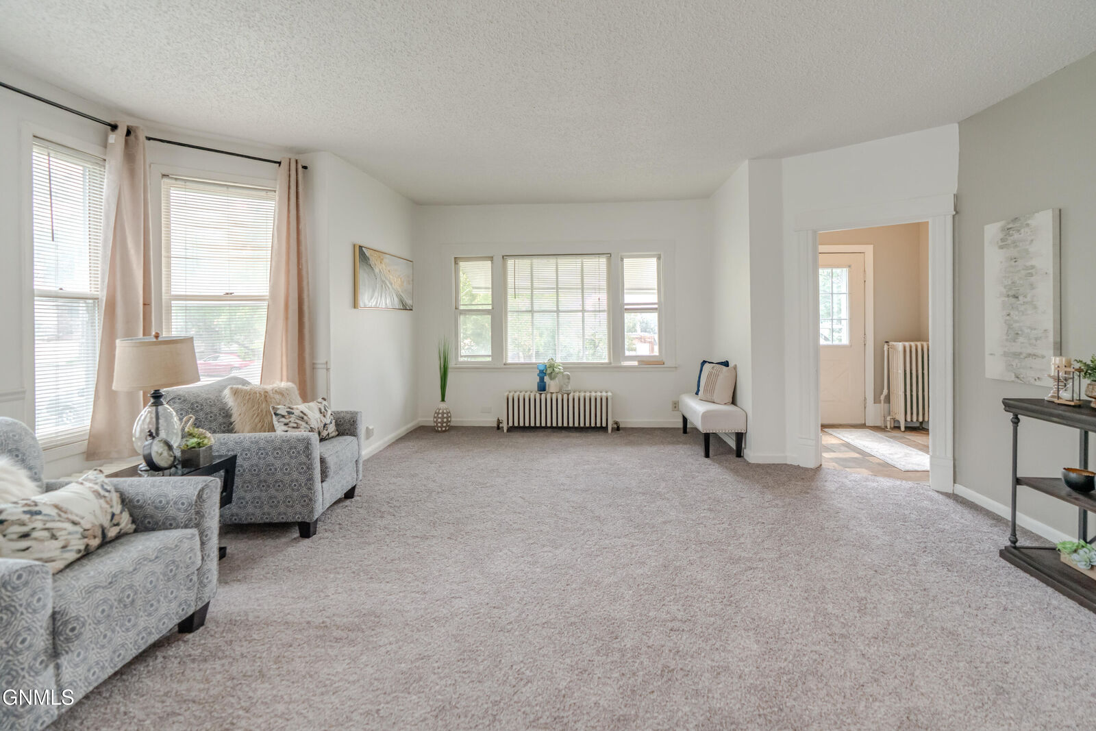 Property Photo:  2100 Rosser Avenue E  ND 58501 