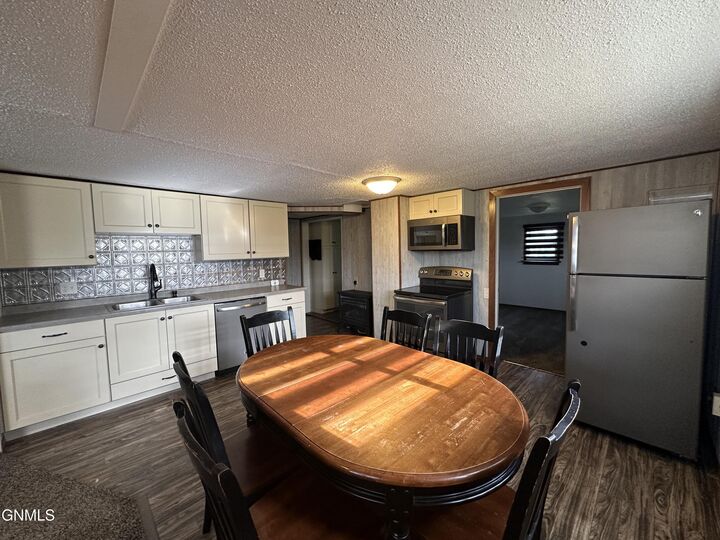 Property Photo:  105 School Street SE  ND 58467 