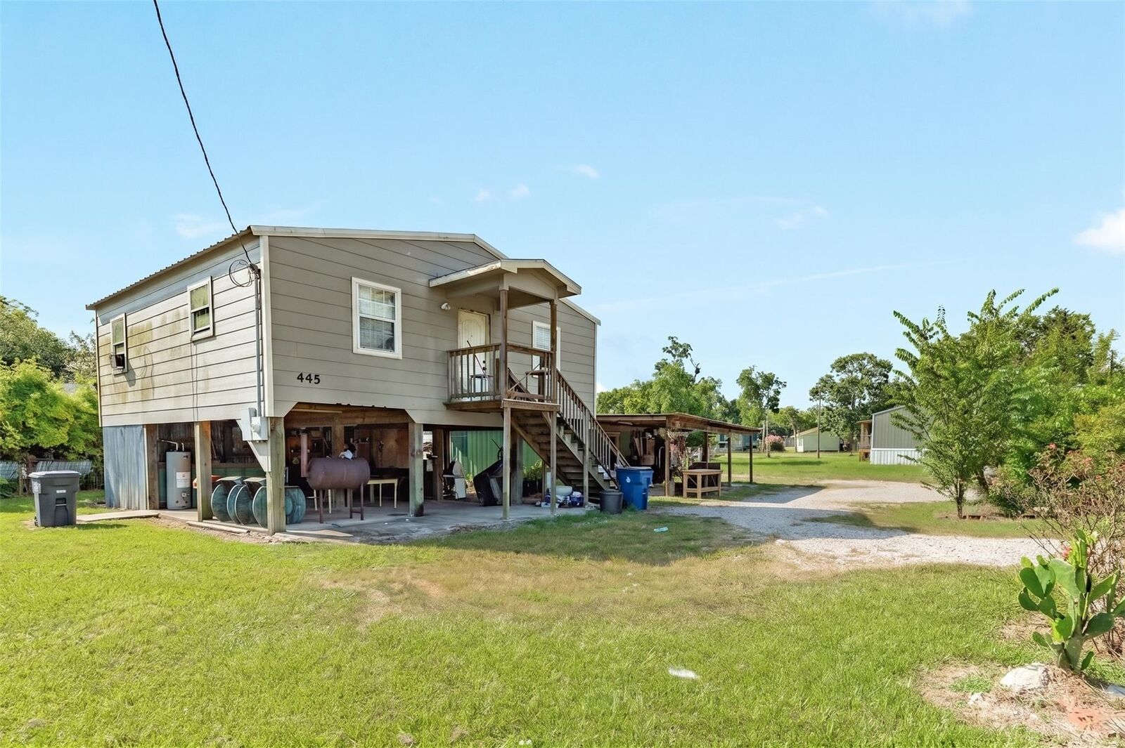 Property Photo: 445 Creekside Drive TX 77515