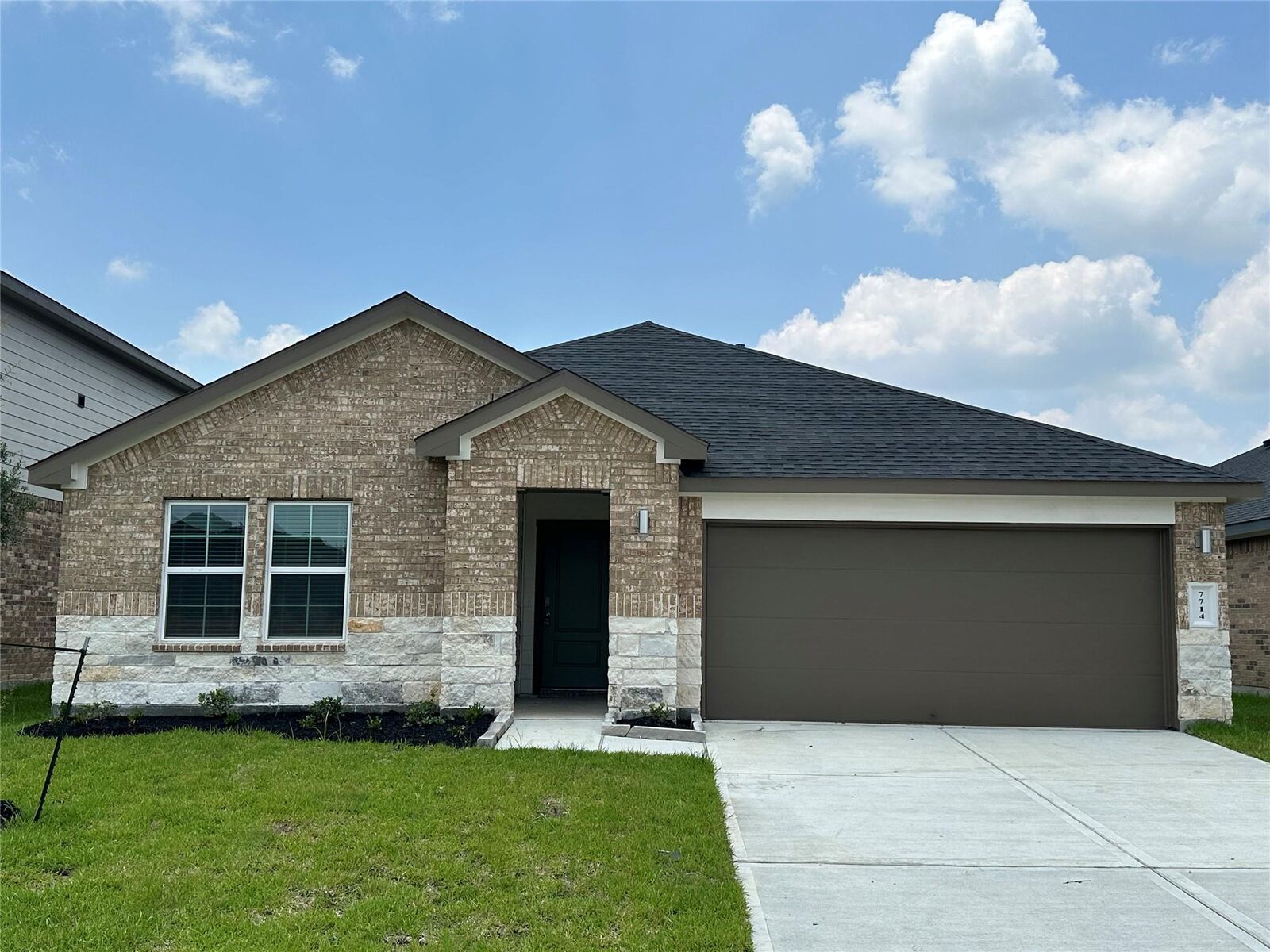 Property Photo: 7714 Murciana Drive TX 77583
