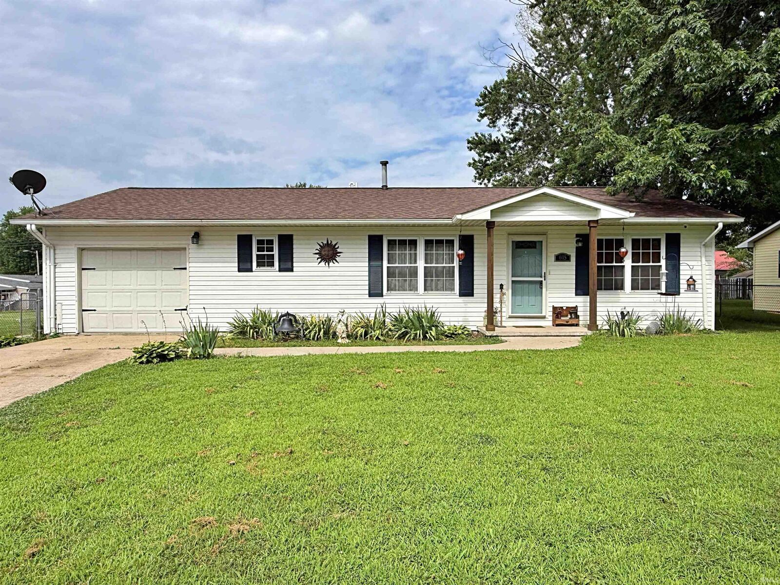 Property Photo: 605 Meredith Street IN 47501