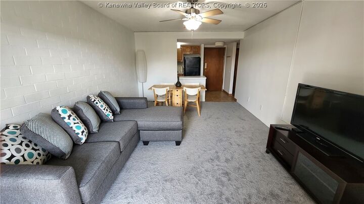 Property Photo: 2106 Kanawha Boulevard E 727 WV 25311