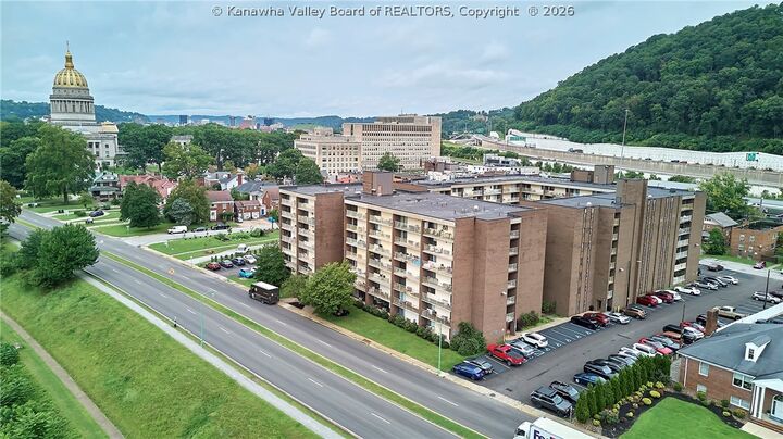 Property Photo:  2106 Kanawha Boulevard E 727  WV 25311 