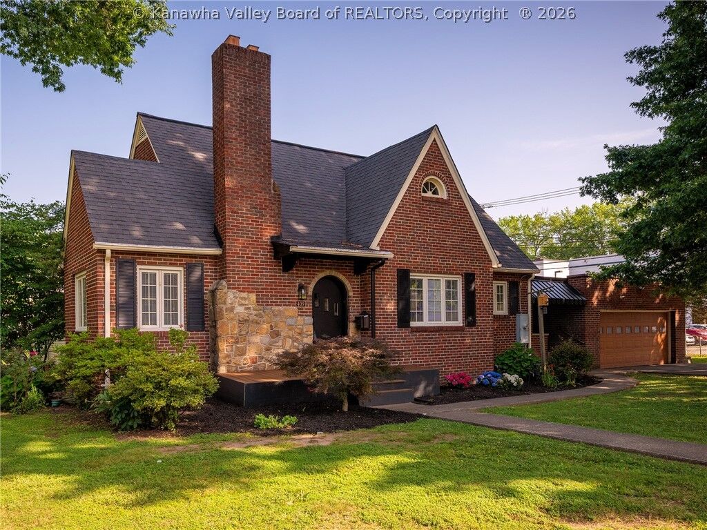Property Photo: 409 44th Street SE WV 25304