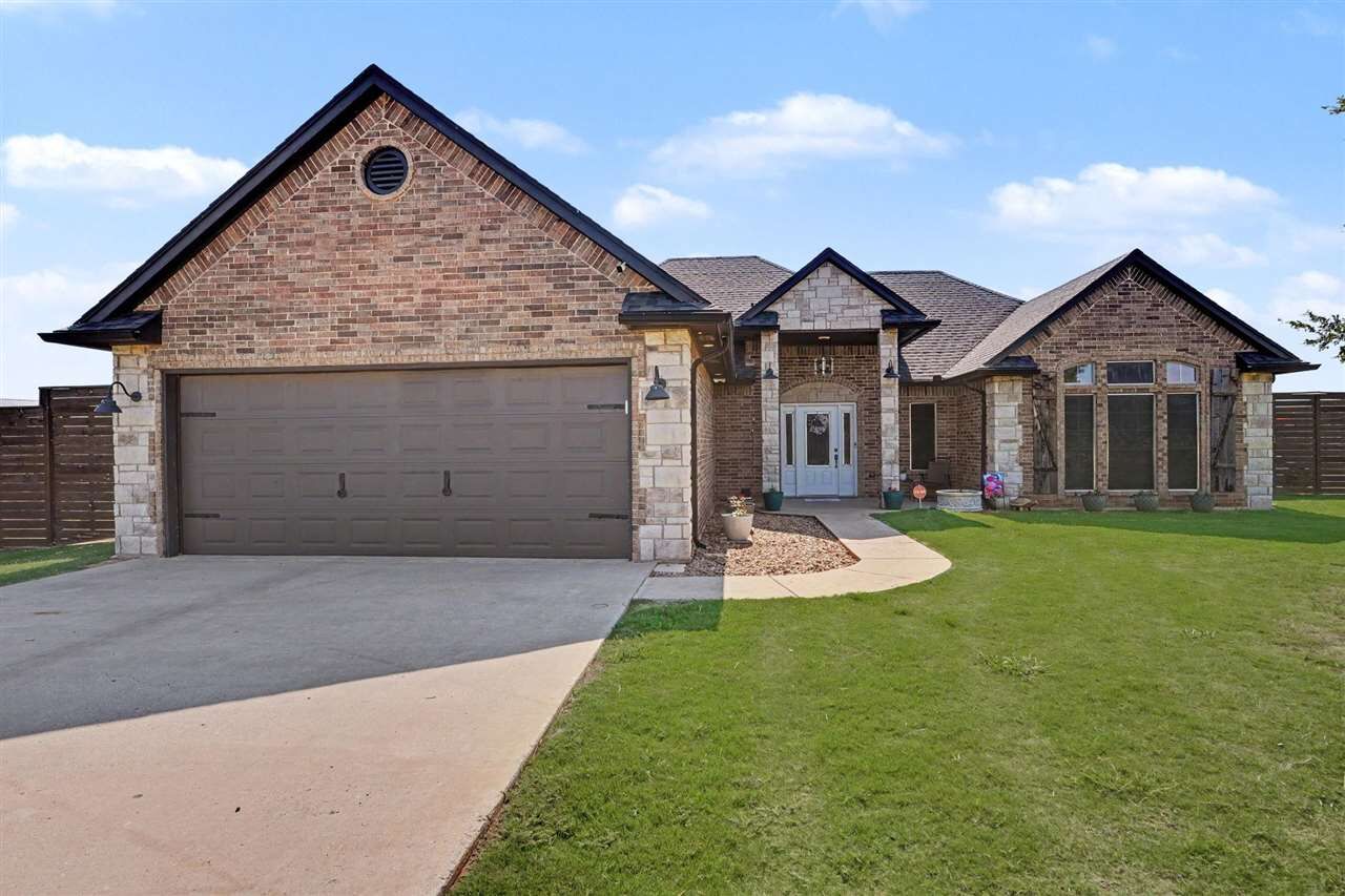 Property Photo:  6 Lake Crest Cir  OK 73507 