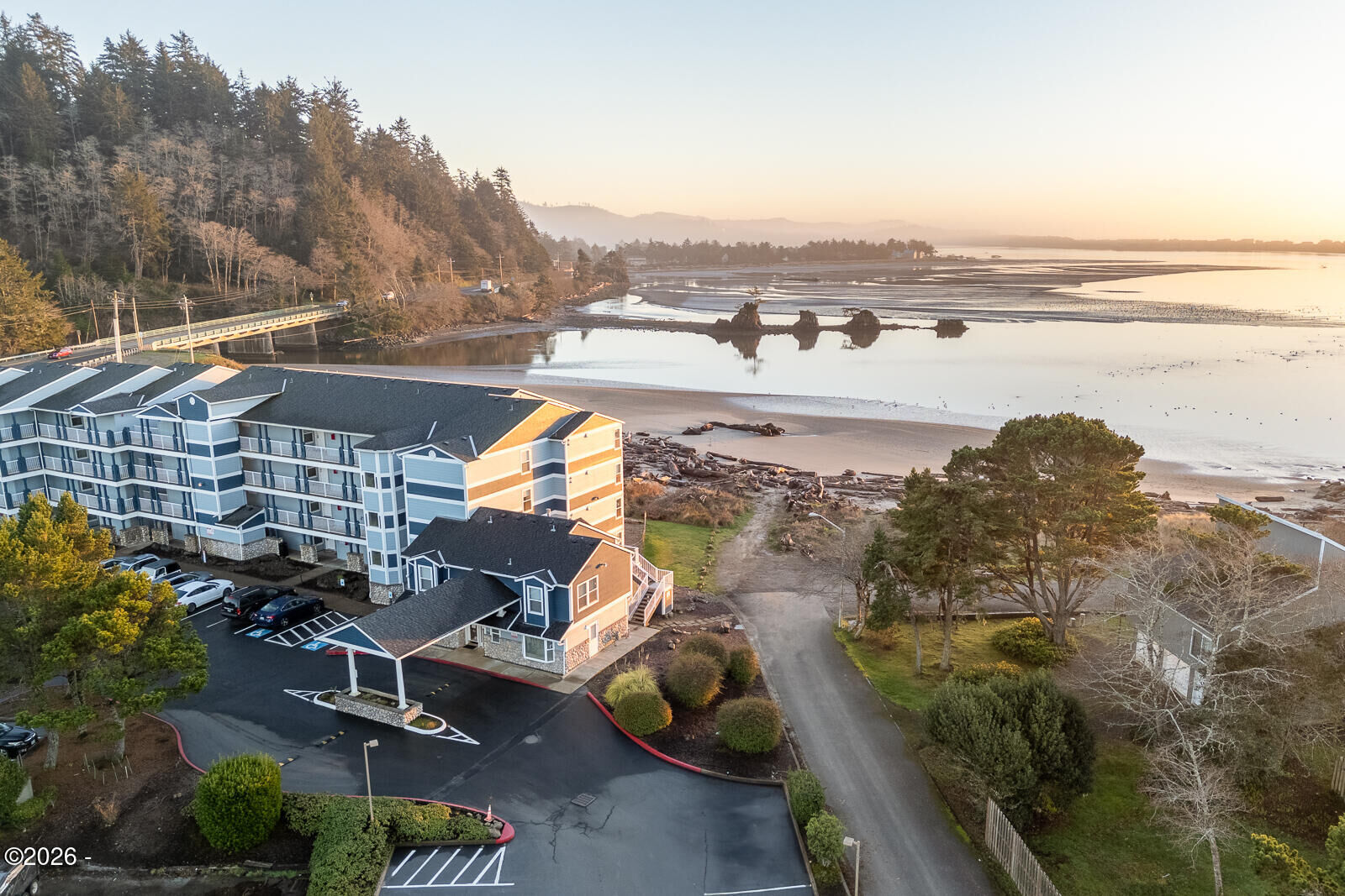 Property Photo:  5201 SW Highway 101 204  OR 97367 