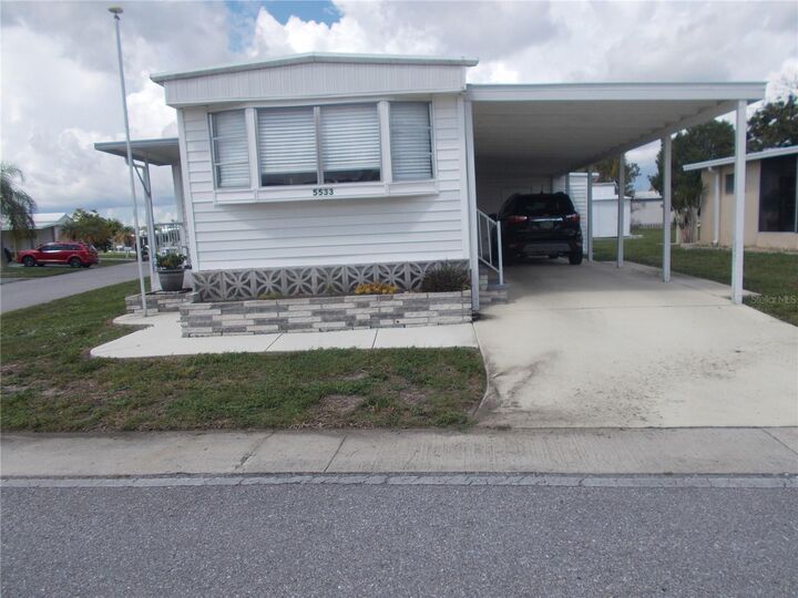 Property Photo: 5533 Holiday Park Boulevard FL 34287