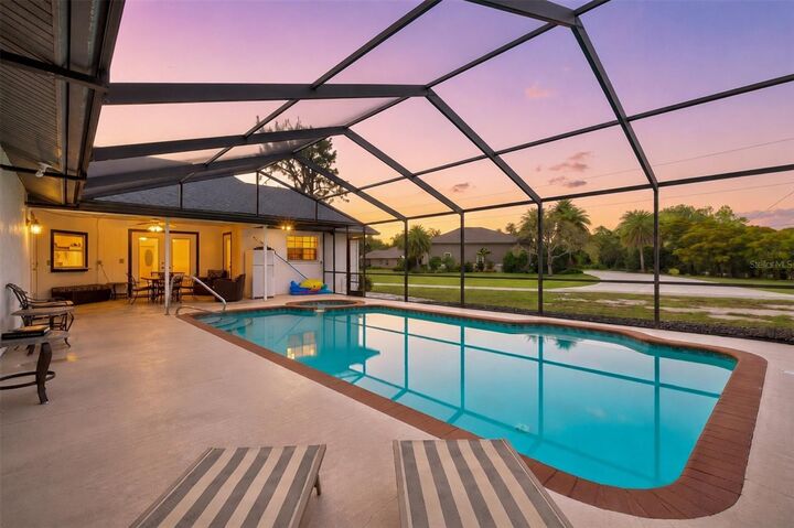 Property Photo:  1420 Mackintosh Boulevard  FL 34275 
