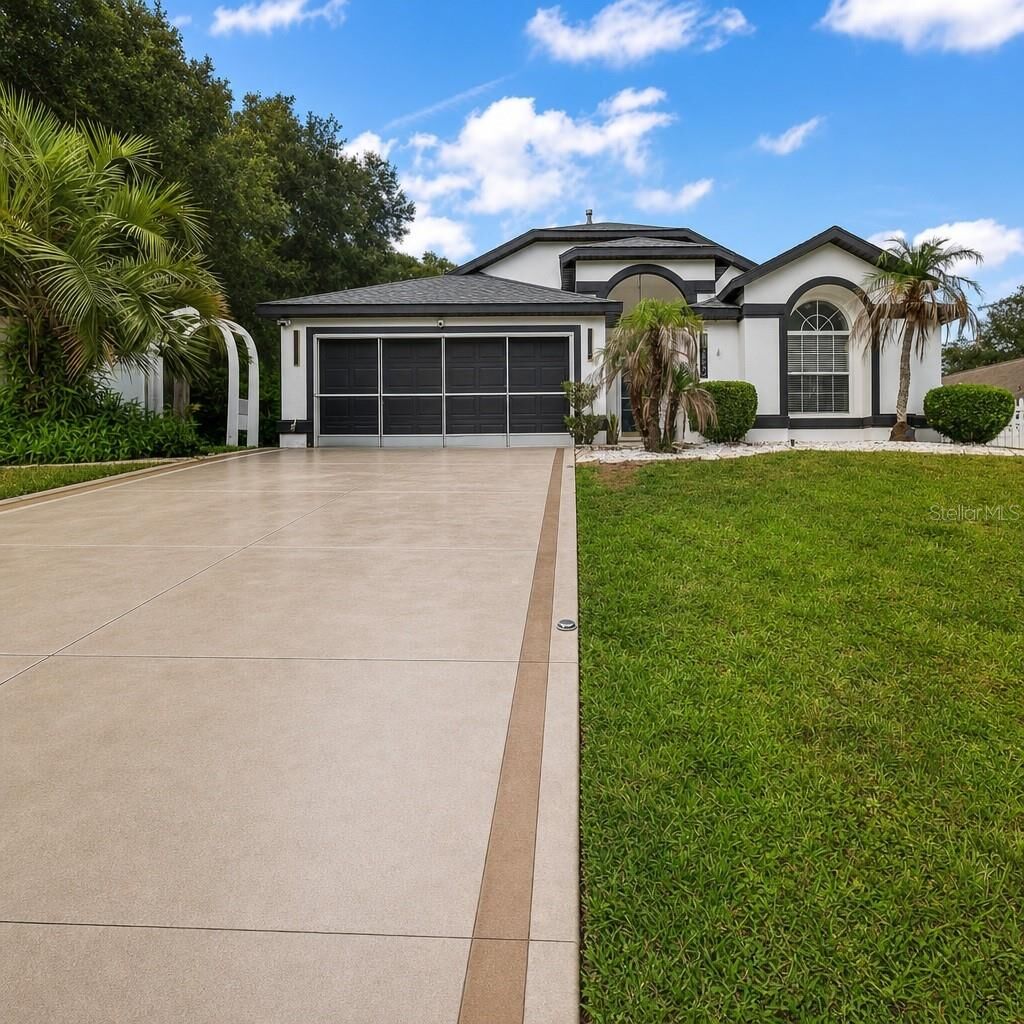 Property Photo:  33150 Kaylee Way  FL 34788 