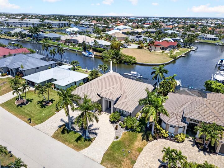 Property Photo:  1418 Kinglet Drive  FL 33950 