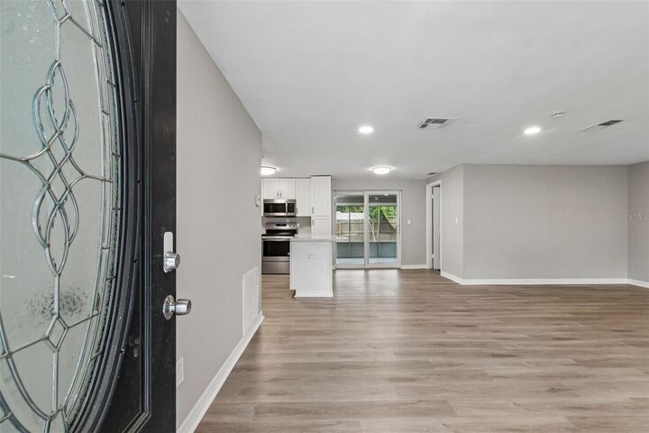 Property Photo:  1124 Jadewood Avenue  FL 33759 