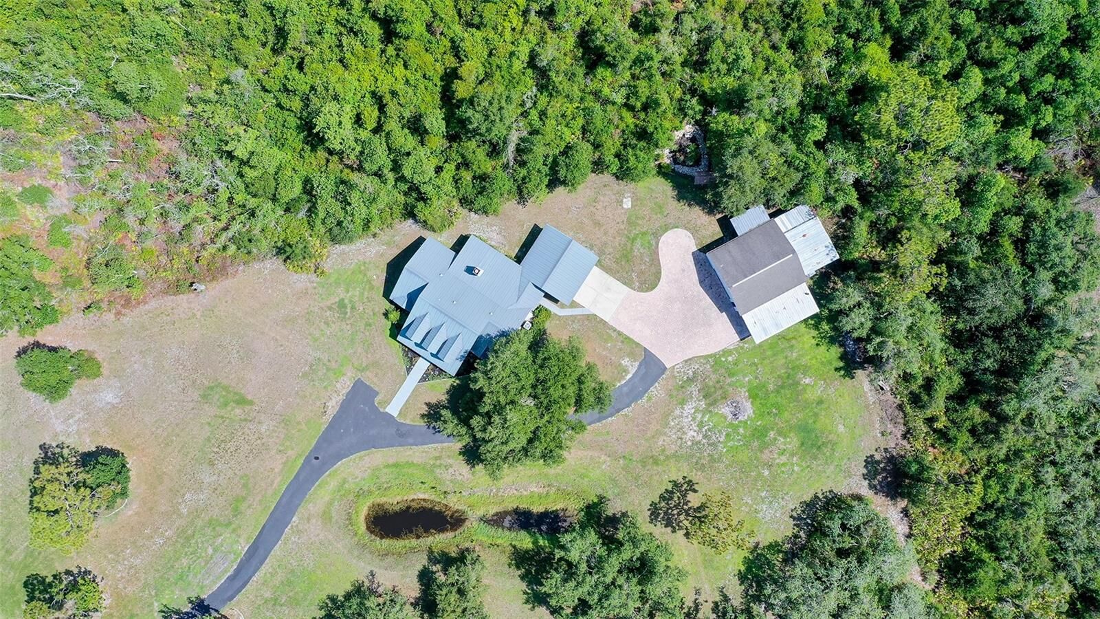 Property Photo: 28401 104th Dr E FL 34251