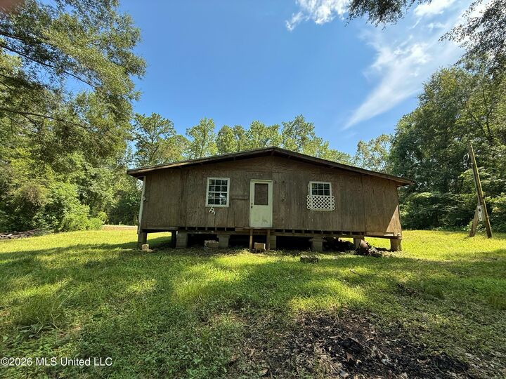 Property Photo:  31 Emmett Meitzler Road  MS 39466 