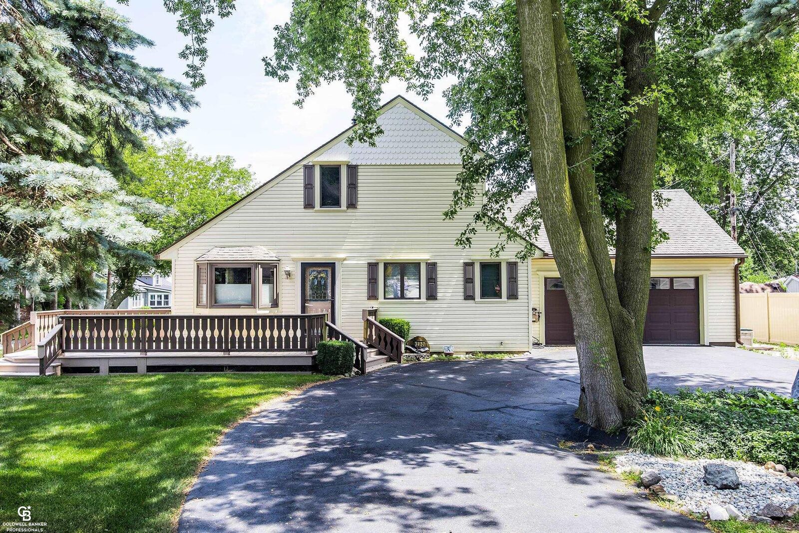 Property Photo:  3737 Shorewood Road  MI 48059 