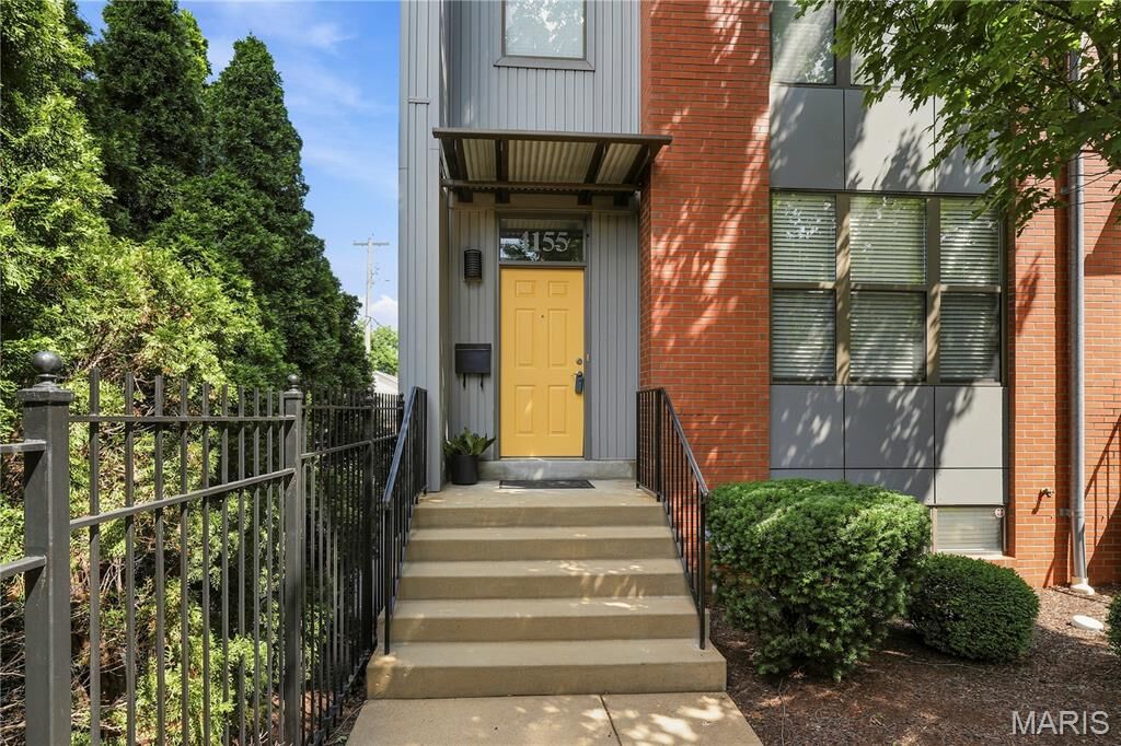 Property Photo: 4155 McPherson Avenue MO 63108