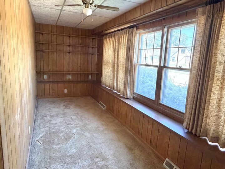 Property Photo: 1511 St Vincents Avenue IL 61301