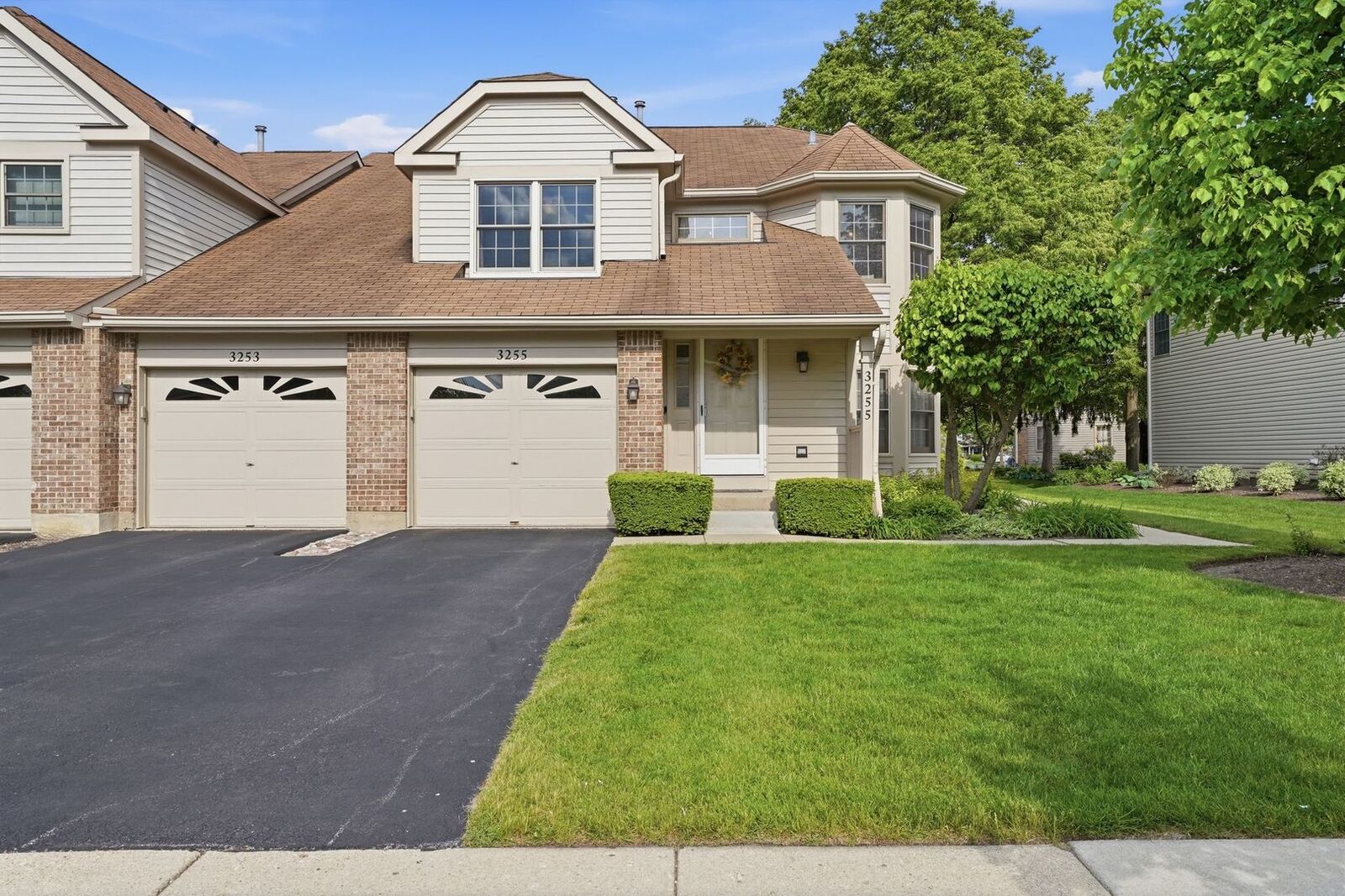 Property Photo:  3255 N Daniels Court  IL 60004 