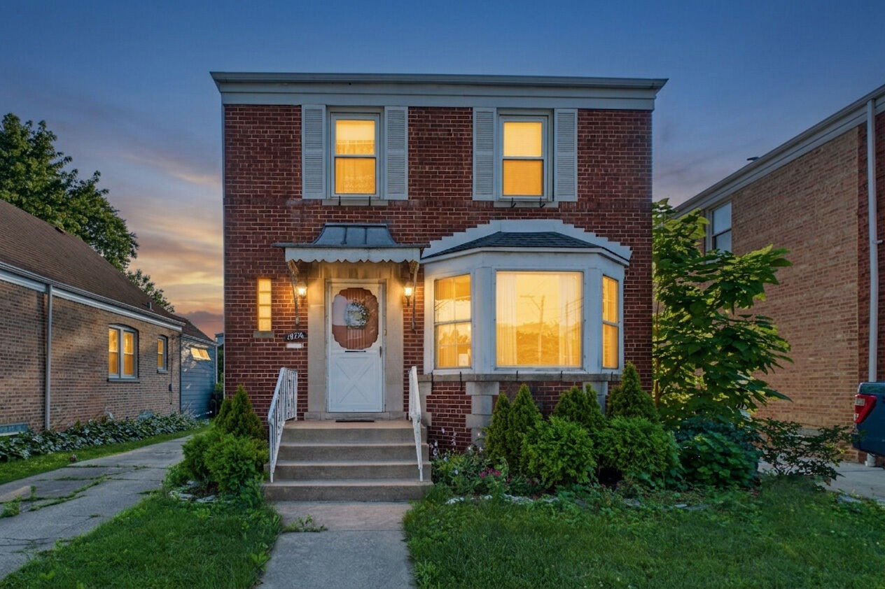 Property Photo:  10718 S Trumbull Avenue  IL 60655 