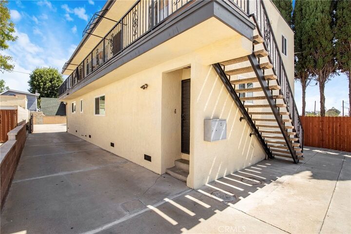 Property Photo: 564 W Macarthur CA 90731