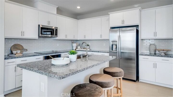 Property Photo:  2723 Cloudview Privado  CA 91761 