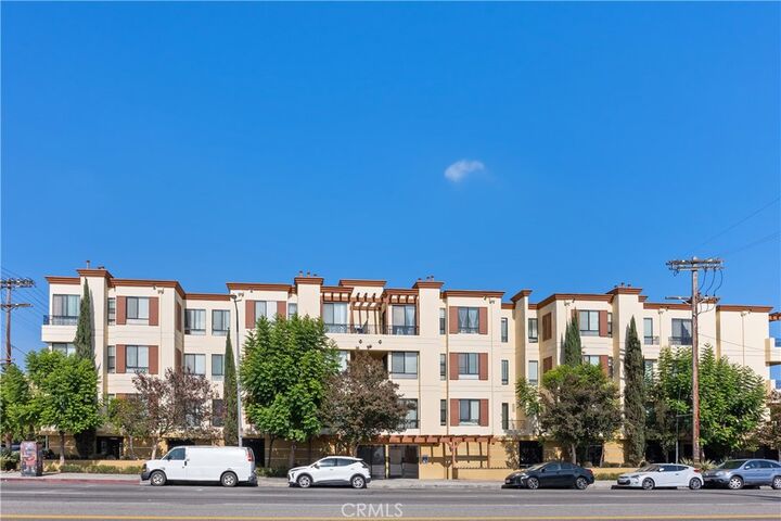Property Photo: 6938 Laurel Canyon 108 CA 91605
