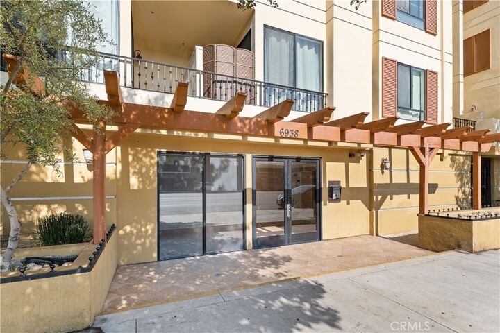 Property Photo:  6938 Laurel Canyon 108  CA 91605 