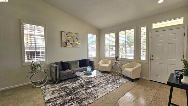 Property Photo: 707 Thompsons Dr CA 94513