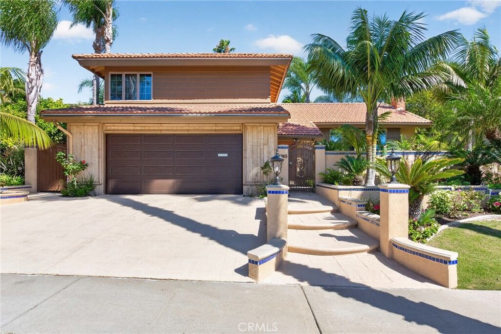 Property Photo:  2740 Cardinal Drive  CA 92626 