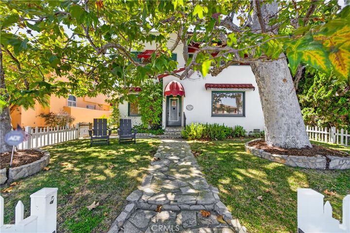 Property Photo: 323 Park Avenue CA 90814