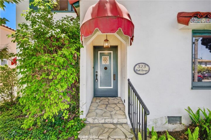Property Photo: 323 Park Avenue CA 90814