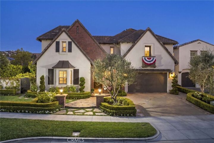 Property Photo: 10 Jenny CA 92694