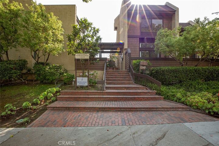 Property Photo:  1349 N Columbus 16  CA 91202 