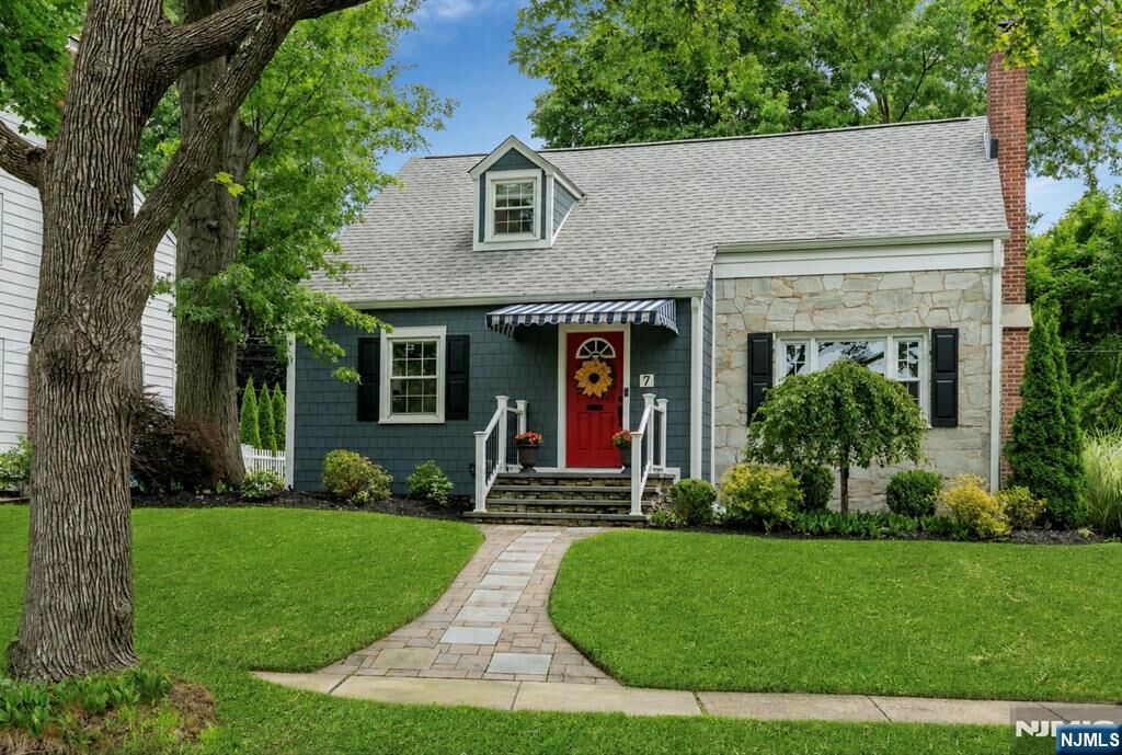 Property Photo:  7 Hawthorne Avenue  NJ 07028 