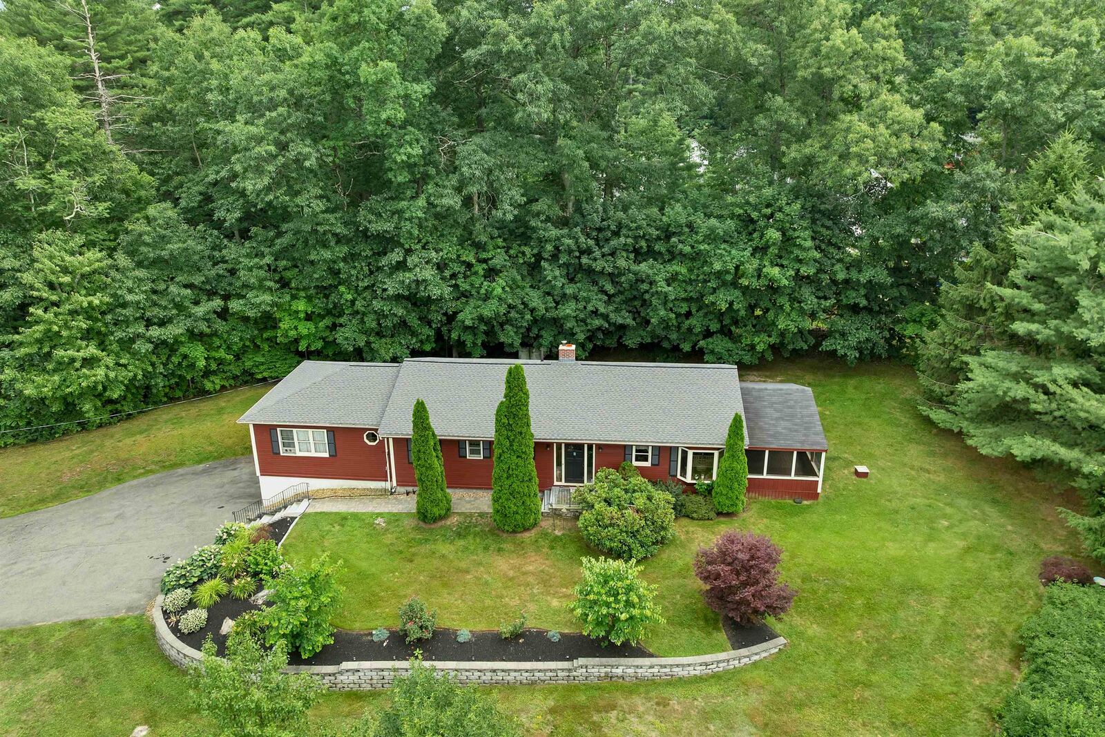 Property Photo:  40 Coburn Avenue  NH 03063 