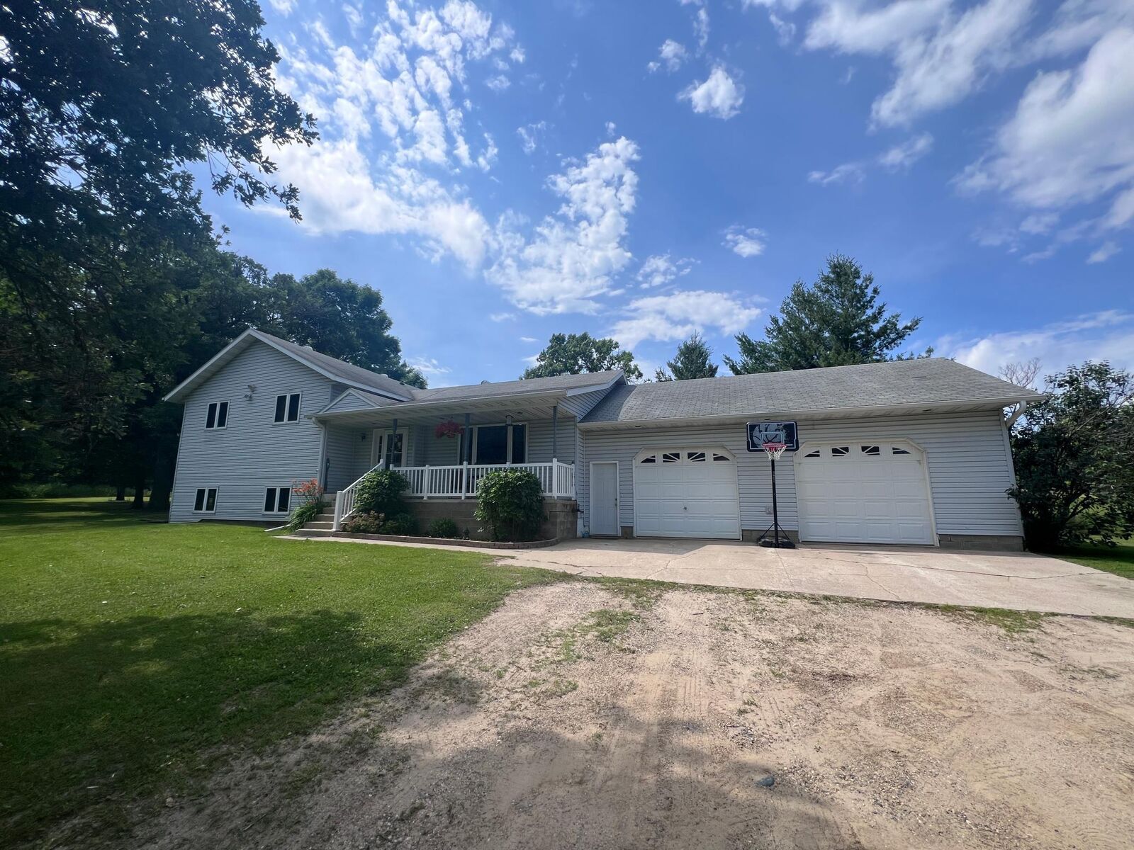 Property Photo: 801 Jefferson Avenue N MN 56477