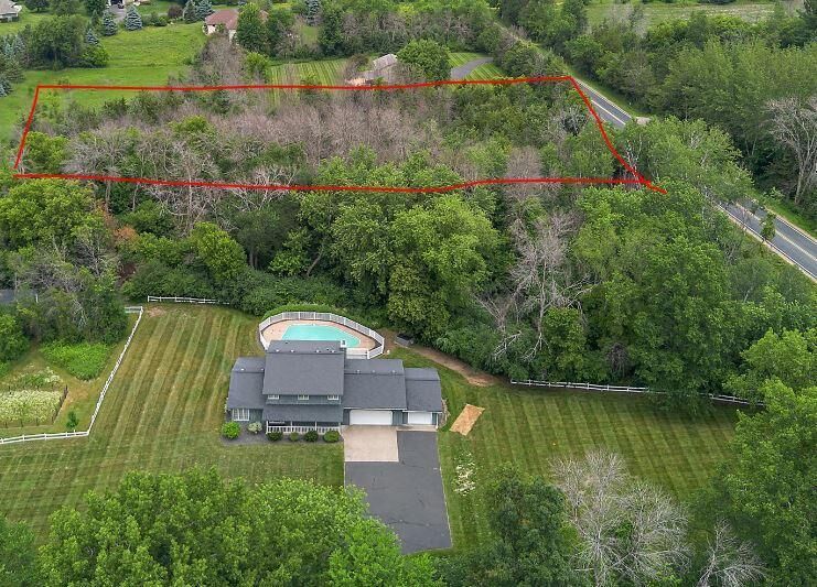 Property Photo:  806 Kelly Road  WI 54016 