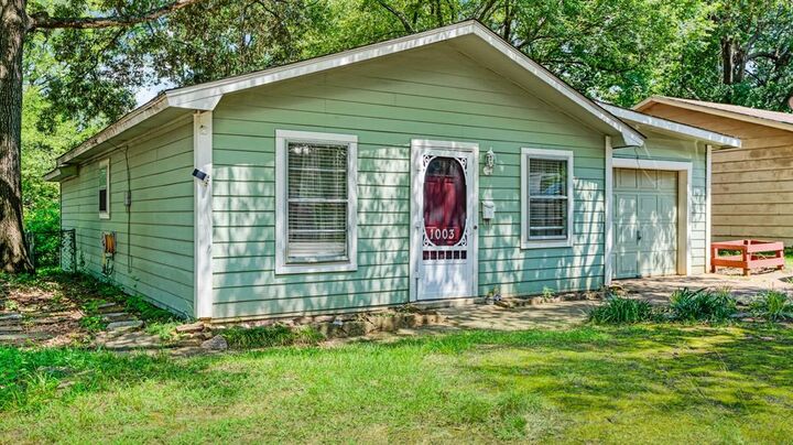 Property Photo: 1003 15th Street SE TX 75460