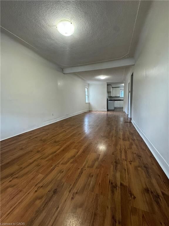 Property Photo:  229 Grosvenor Avenue N  ON L8L 7T1 