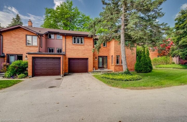 Property Photo: 206 Candlewood Crescent 9 ON N2L 5Y9