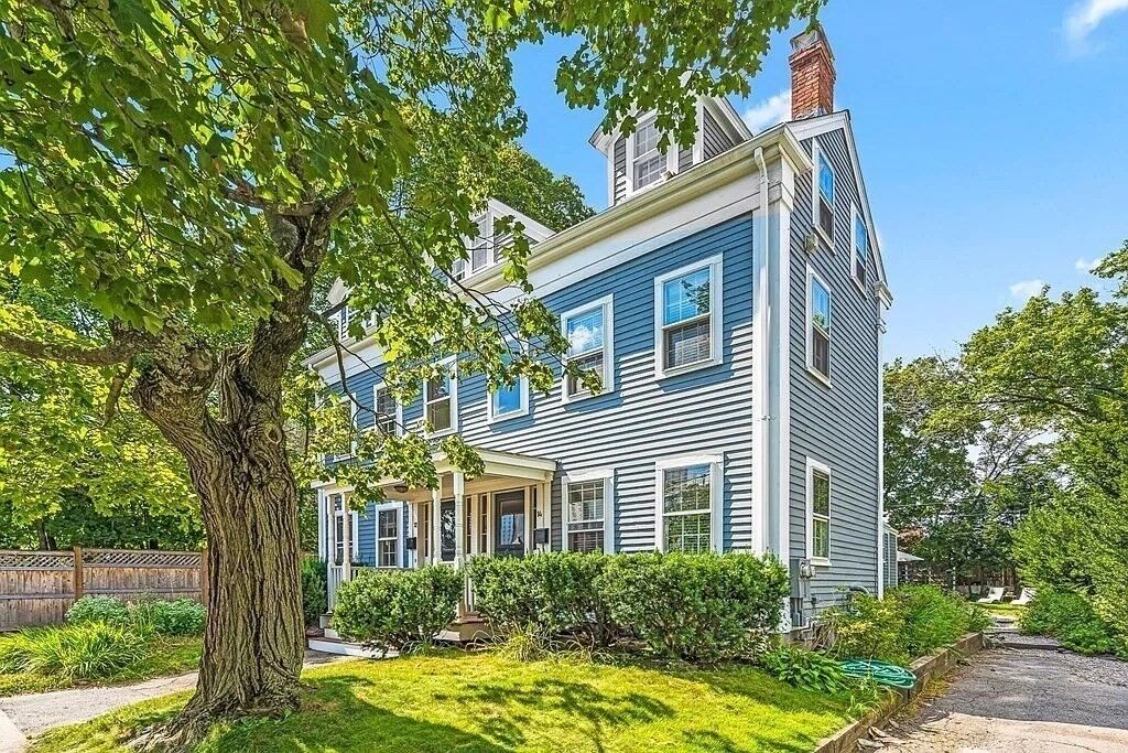 Property Photo:  14 Schouler Ct 14  MA 02476 