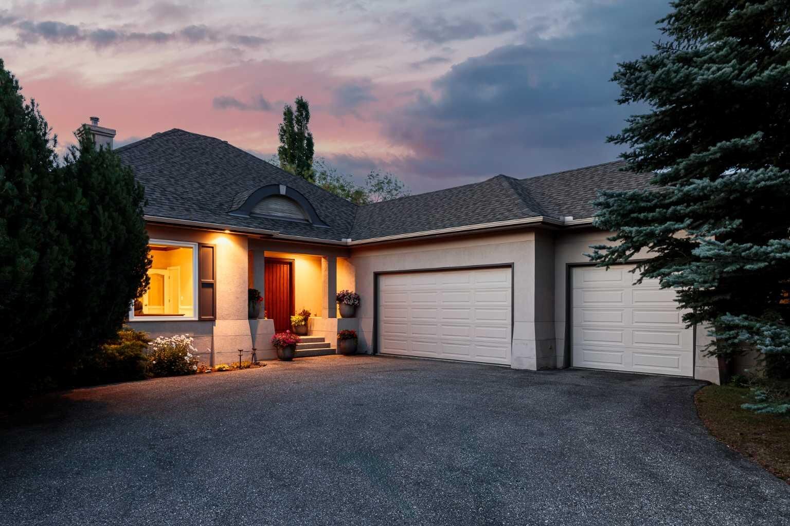 Property Photo:  33 Ridge Pointe Drive  AB T1S 4H1 