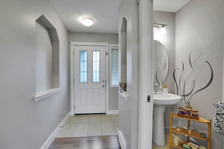 Property Photo:  64 Sage Hill Point NW  AB T3R 0H3 