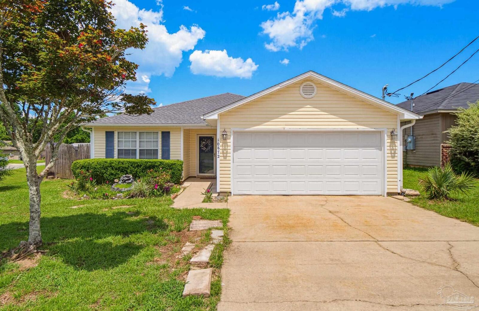 Property Photo: 10672 Senegal Dr FL 32534