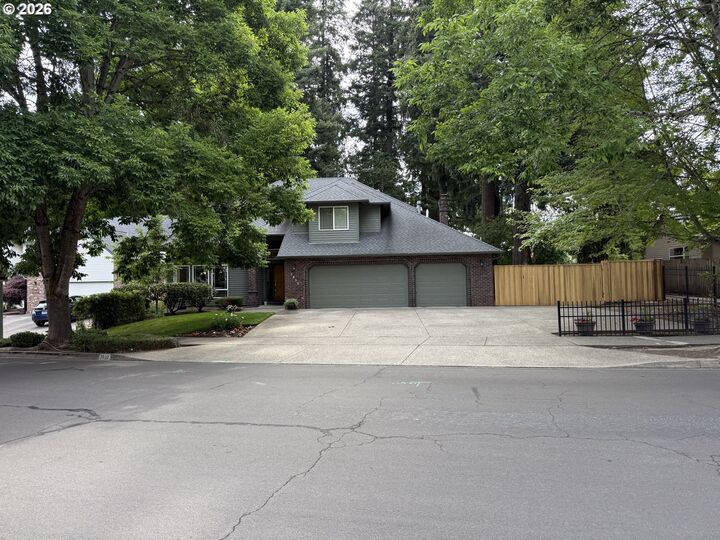 Property Photo: 2832 NE Lorie Dr OR 97124