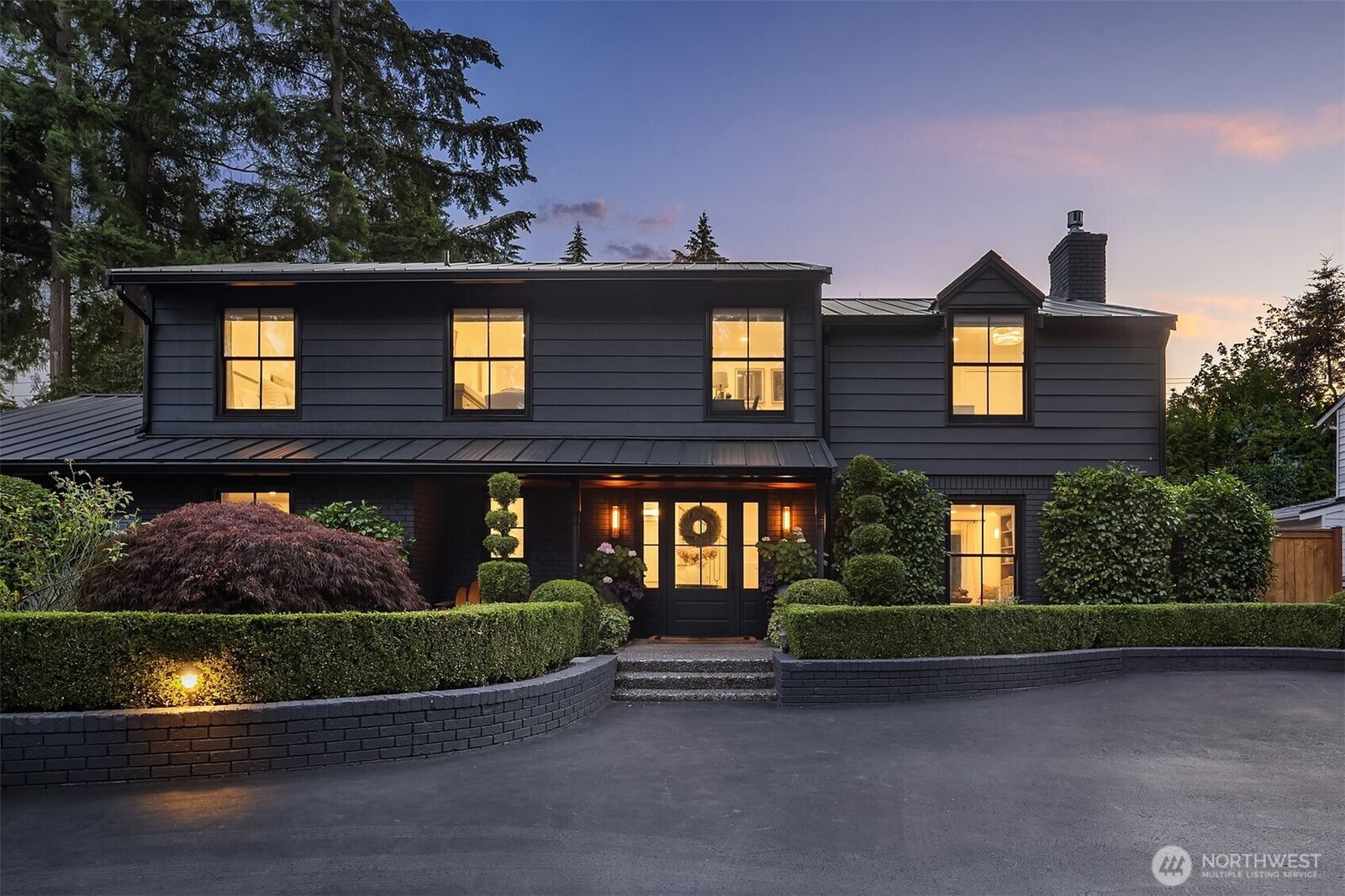 Property Photo: 7306 Island Crest Way WA 98040