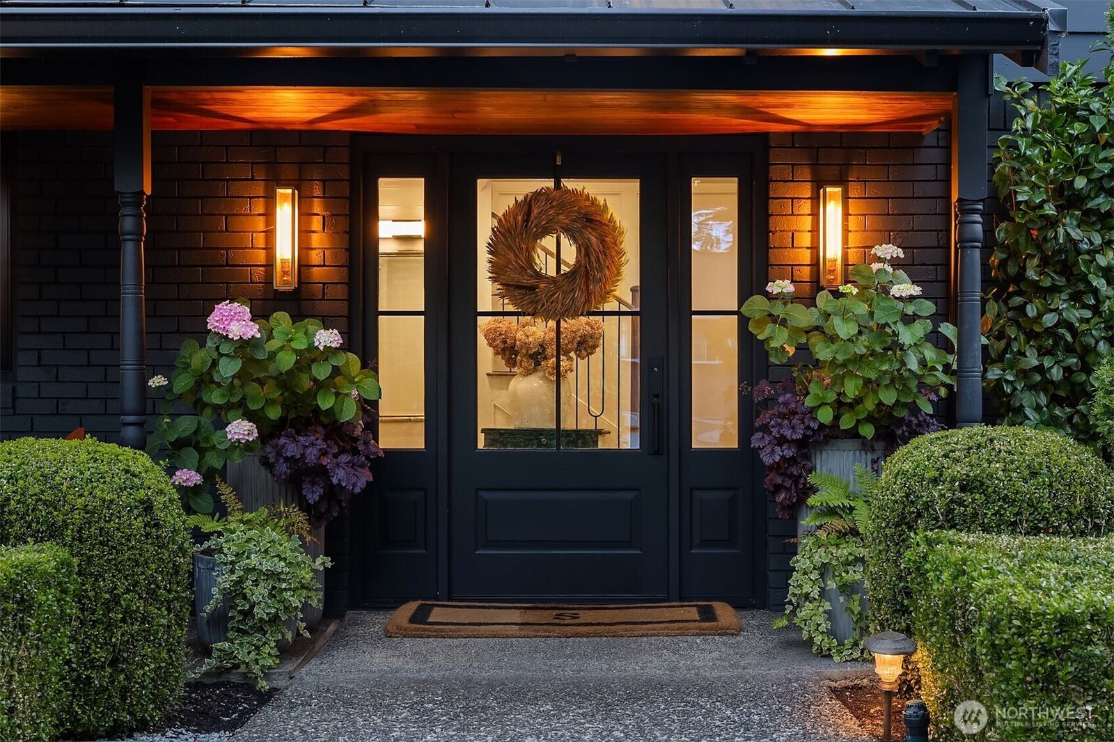 Property Photo: 7306 Island Crest Way WA 98040