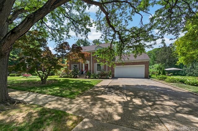 Property Photo: 18577 San Jose Boulevard MI 48076