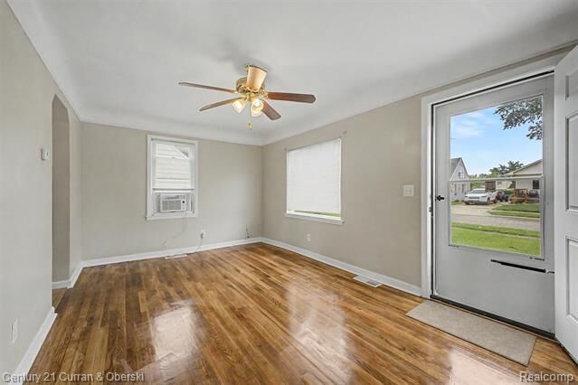 Property Photo:  5160 Hazel Street  MI 48125 